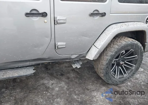 2015 Jeep Wrangler Unlimited Sahara z USA, uszkodzony, nr VIN 1C4HJWEG2FL622115